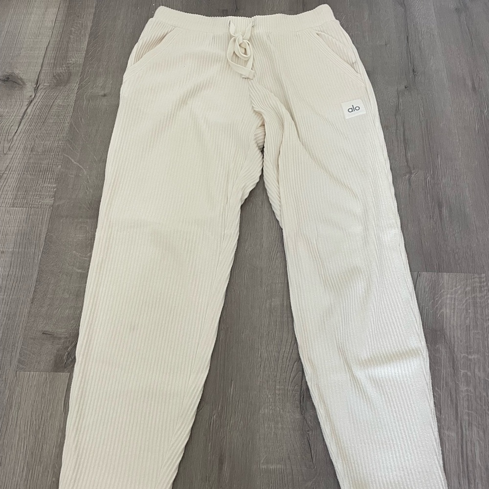 ALO Yoga Cream Ribbed Joggers